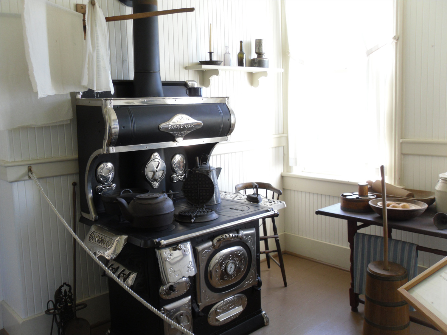 Newport, OR- Yaquina Bay Lighthouse-kitchen